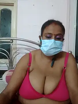 Snapshot of Barna_Love chatting on 11.07.25 Barna Love online show from 11.07.25