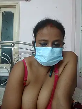 Snapshot of Barna_Love chatting on 11.09.25 Barna Love online show from 11.09.25