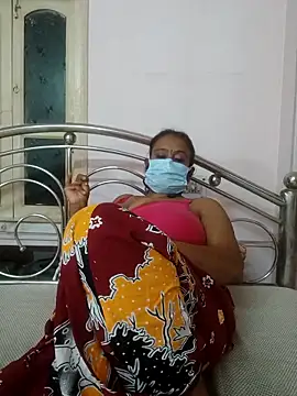 Snapshot of Barna_Love chatting on 11.12.25 Barna Love online show from 11.12.25