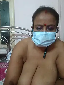 Snapshot of Barna_Love chatting on 12.05.25 Barna Love online show from 12.05.25