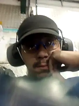 safadinhoo007 online show from 11.15.25