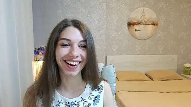 Snapshot of KellyShines chatting on 06.13.26 KellyShines online show from 06.13.26