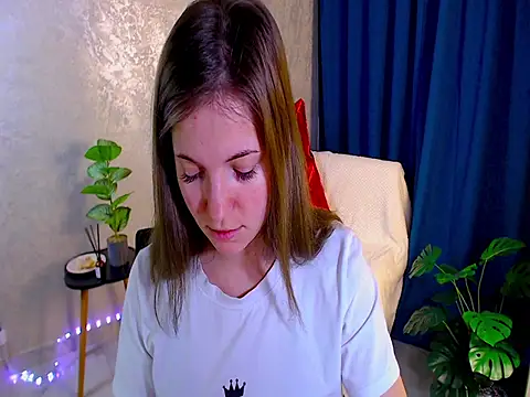 Snapshot of arlana_klart chatting on 11.14.25 arlana klart online show from 11.14.25