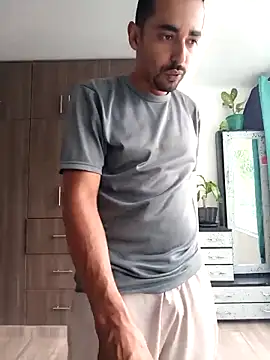 Snapshot of stivenlujan69 chatting on 11.23.25 stivenlujan69 online show from 11.23.25