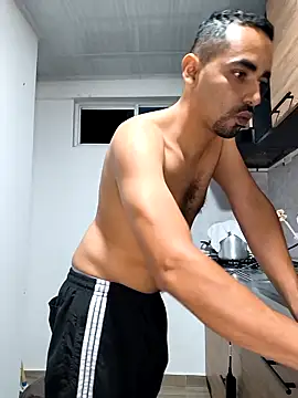 Snapshot of stivenlujan69 chatting on 12.17.25 stivenlujan69 online show from 12.17.25