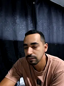 Snapshot of stivenlujan69 chatting on 12.19.25 stivenlujan69 online show from 12.19.25