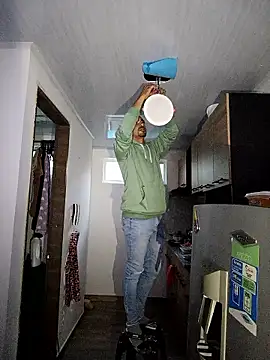 Snapshot of stivenlujan69 chatting on 01.15.26 stivenlujan69 online show from 01.15.26