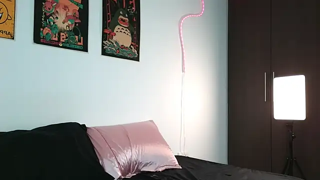 Aurorabeck  online show from 11.19.25