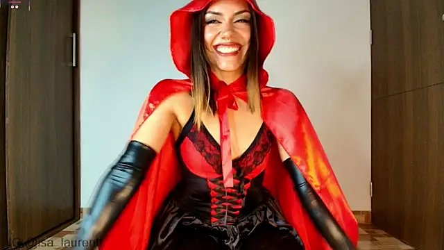 Isa laurentt  online show from 10.31.25