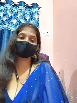 Snapshot of Sonalihot_ chatting on 11.12.25 Sonalihot online show from 11.12.25