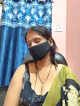 Snapshot of Sonalihot_ chatting on 11.28.25 Sonalihot online show from 11.28.25