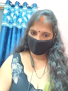 Snapshot of Sonalihot_ chatting on 12.14.25 Sonalihot online show from 12.14.25