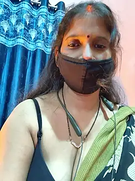 Snapshot of Sonalihot_ chatting on 12.18.25 Sonalihot online show from 12.18.25