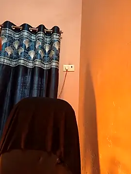 Snapshot of Sonalihot_ chatting on 12.20.25 Sonalihot online show from 12.20.25