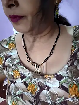Snapshot of Sonalihot_ chatting on 05.13.26 Sonalihot online show from 05.13.26