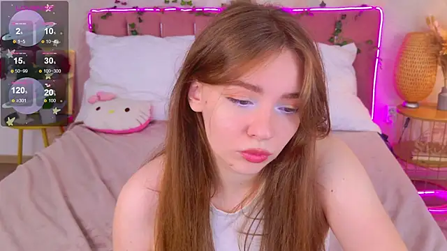 Snapshot of Moon__Bunny chatting on 09.20.25 Moon Bunny online show from 09.20.25