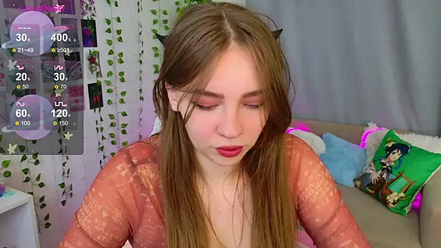 Snapshot of Moon__Bunny chatting on 09.26.25 Moon Bunny online show from 09.26.25