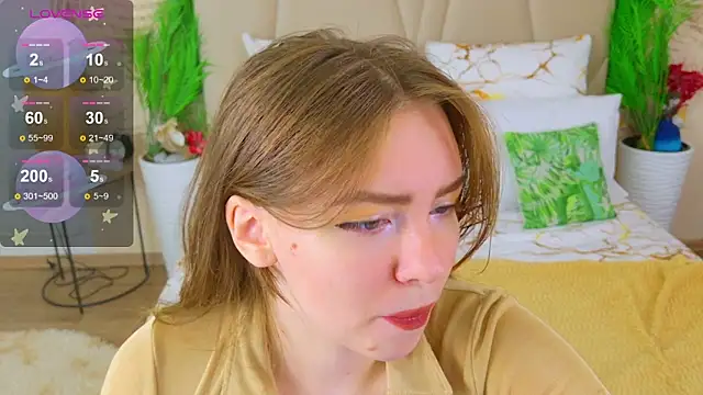 Snapshot of Moon__Bunny chatting on 09.29.25 Moon Bunny online show from 09.29.25