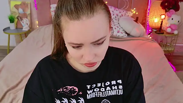 Snapshot of Moon__Bunny chatting on 02.12.26 Moon Bunny online show from 02.12.26