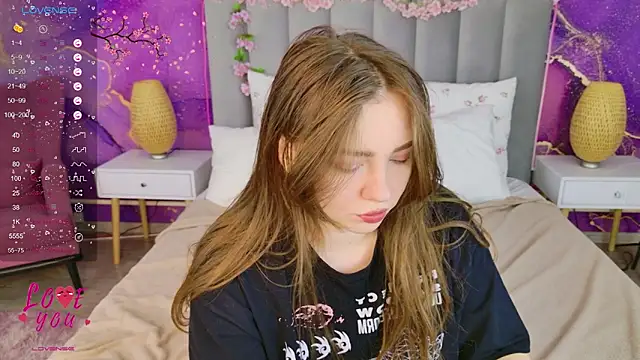 Snapshot of Moon__Bunny chatting on 02.22.26 Moon Bunny online show from 02.22.26