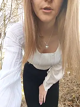 YOOUR EVAA online show from 11.09.25