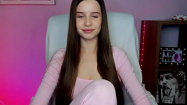 LuxMaya online show from 04.10.26