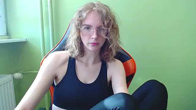 juicyPenny online show from 03.10.26