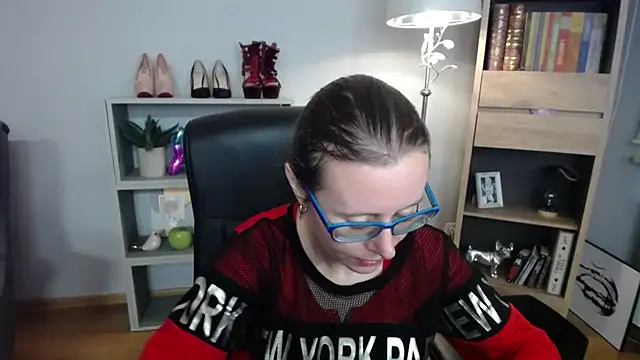 Snapshot of sweetxLizzy chatting on 11.03.25 sweetxLizzy online show from 11.03.25