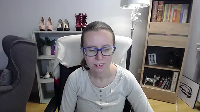 Snapshot of sweetxLizzy chatting on 11.05.25 sweetxLizzy online show from 11.05.25