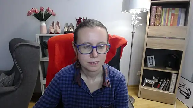 Snapshot of sweetxLizzy chatting on 11.20.25 sweetxLizzy online show from 11.20.25