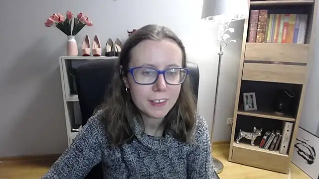 Snapshot of sweetxLizzy chatting on 11.24.25 sweetxLizzy online show from 11.24.25