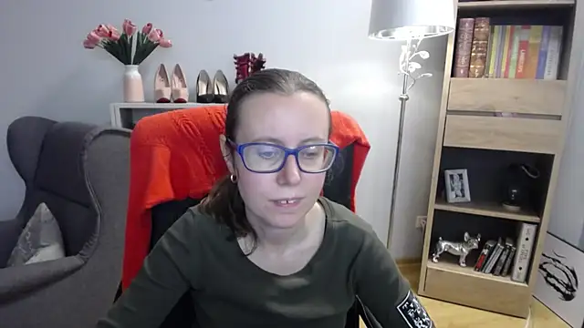 Snapshot of sweetxLizzy chatting on 11.25.25 sweetxLizzy online show from 11.25.25