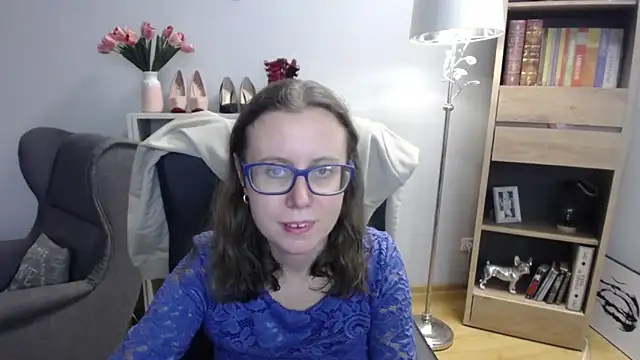 Snapshot of sweetxLizzy chatting on 11.26.25 sweetxLizzy online show from 11.26.25