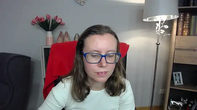 Snapshot of sweetxLizzy chatting on 12.01.25 sweetxLizzy online show from 12.01.25