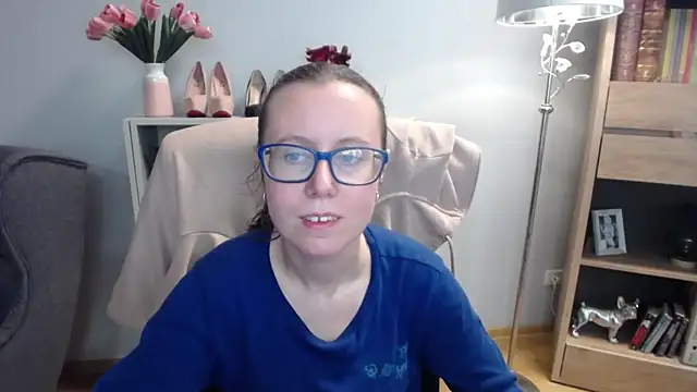 Snapshot of sweetxLizzy chatting on 12.02.25 sweetxLizzy online show from 12.02.25