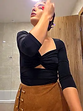 Snapshot of NaughtyChloe chatting on 09.18.25 NaughtyChloe online show from 09.18.25