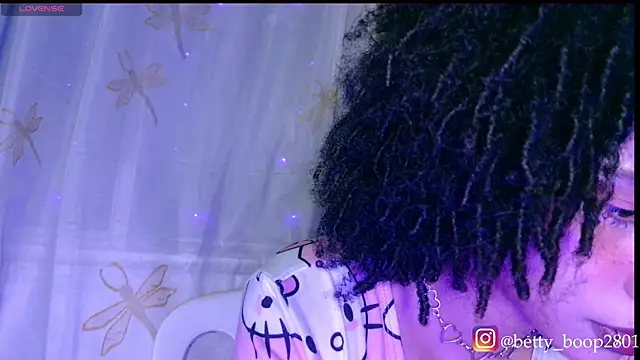 Snapshot of bettyboo2801 chatting on 02.12.26 bettyboo2801 online show from 02.12.26