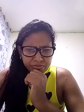 PERLA BLACK  online show from 10.22.25