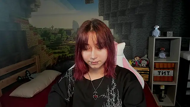 Snapshot of ClaraParks chatting on 02.08.26 ClaraParks online show from 02.08.26