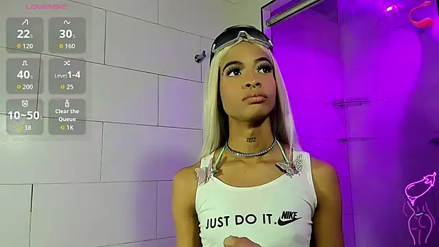 Dahlia Moss online show from 12.02.25