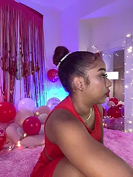 Snapshot of _Zahara_ chatting on 02.14.26 Zahara online show from 02.14.26