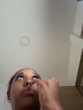 Snapshot of _Zahara_ chatting on 03.20.26 Zahara online show from 03.20.26