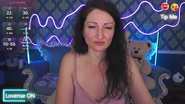 Snapshot of MissRossi chatting on 09.29.25 MissRossi online show from 09.29.25