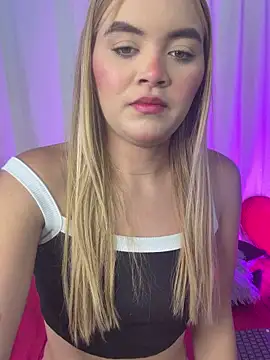 Snapshot of Miaa_rosses3 chatting on 12.16.25 Miaa rosses3 online show from 12.16.25