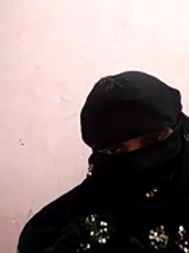 Snapshot of amolicars chatting on 11.05.25 amolicars online show from 11.05.25