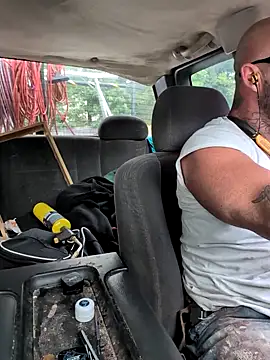 Snapshot of joeyoneill chatting on 09.17.25 joeyoneill online show from 09.17.25