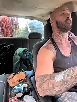 Snapshot of joeyoneill chatting on 09.18.25 joeyoneill online show from 09.18.25