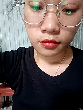 Snapshot of Maimai00 chatting on 09.18.25 Maimai00 online show from 09.18.25