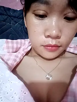 Snapshot of Maimai00 chatting on 09.24.25 Maimai00 online show from 09.24.25