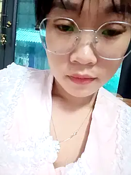 Snapshot of Maimai00 chatting on 09.30.25 Maimai00 online show from 09.30.25